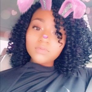 Meet your Posher, Leasia